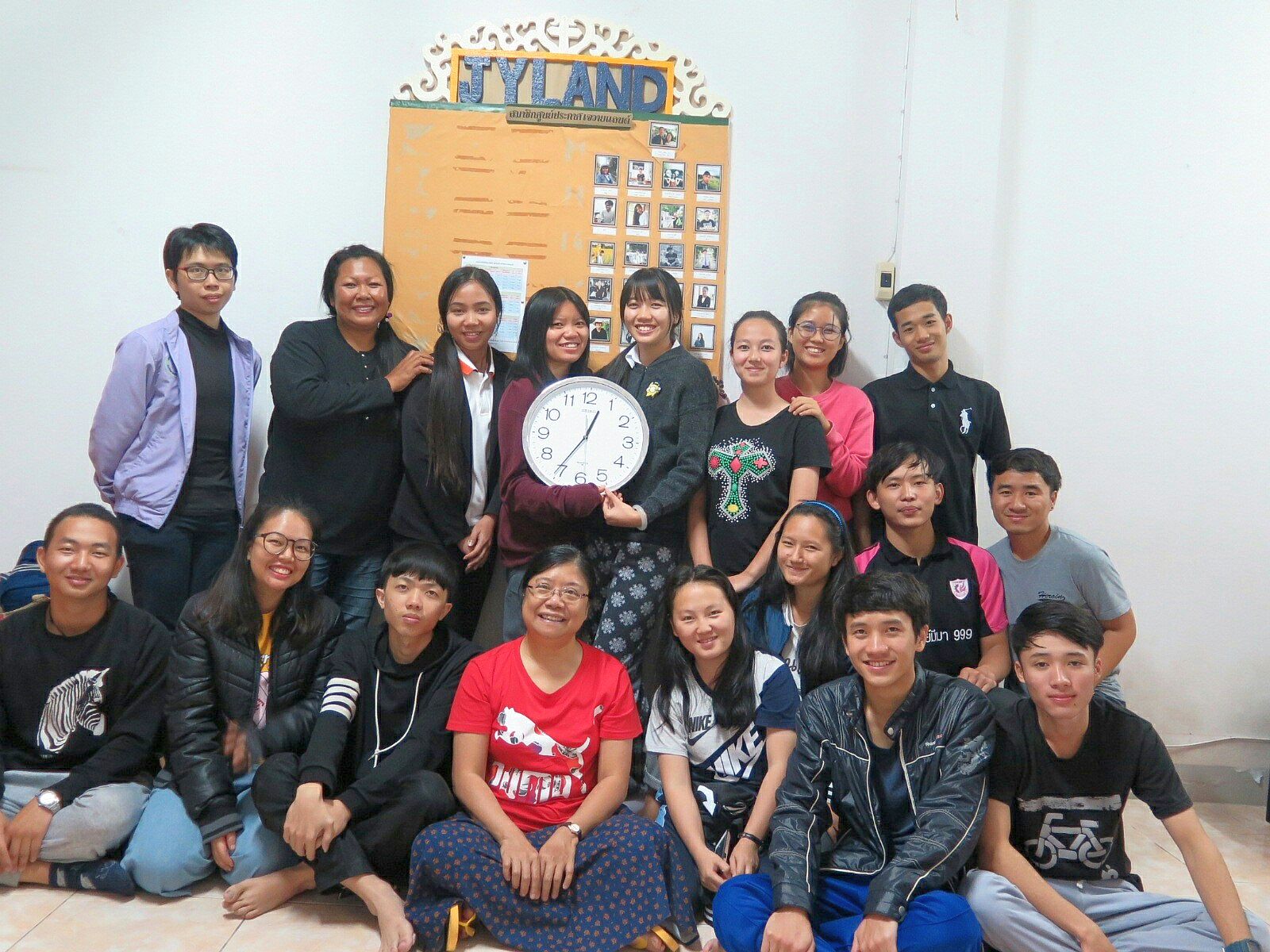 大學生宿舍深宵會議 攝於零時三十五分