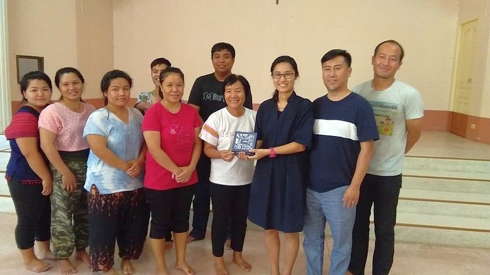 與講員吳宣教士伉儷(右二及三)合照